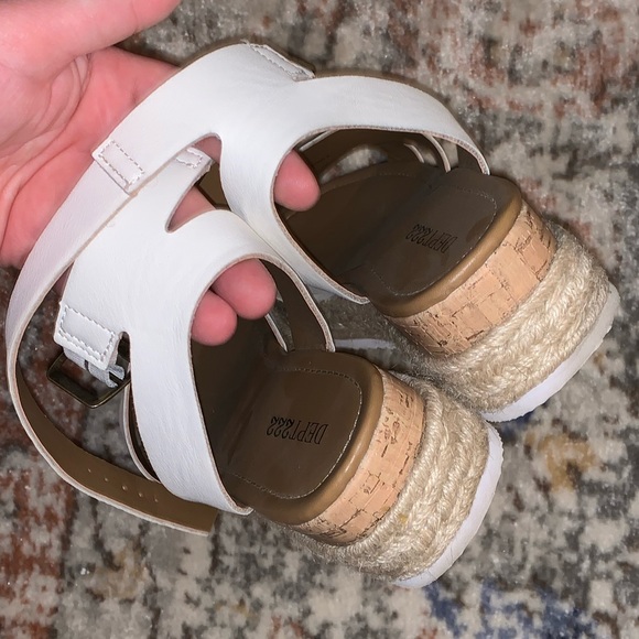 Thick wedge white sandals - Picture 3 of 4